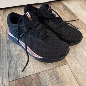 PUMA Women's Black Athletic Shoes with Pink Highlights